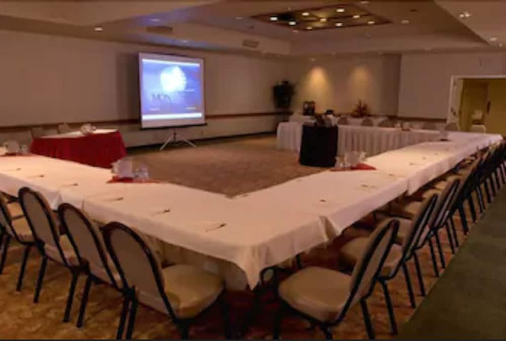 Monarch Hotel & Conference Center Clackamas Esterno foto